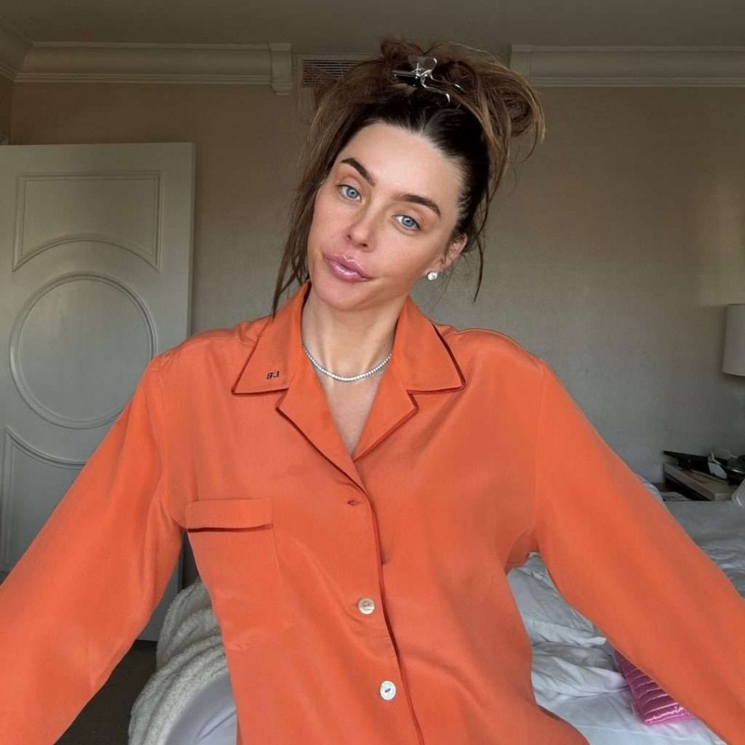 How to Debloat Your Face in the Morning